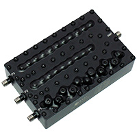 1600-1630MHz/3200-3260MHz/4800-4890MHz Diplexor de cavidad